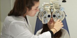 carrera de optometria y optica