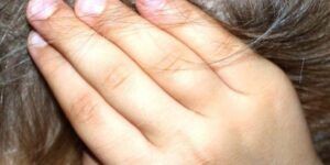 dolor de oido al agacharse