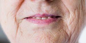 movimiento involuntario de la mandibula