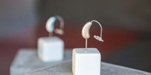 protesis auditivas inalambricas y dispositivos moviles