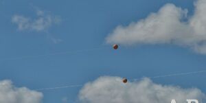 puntos rojos en el cielo